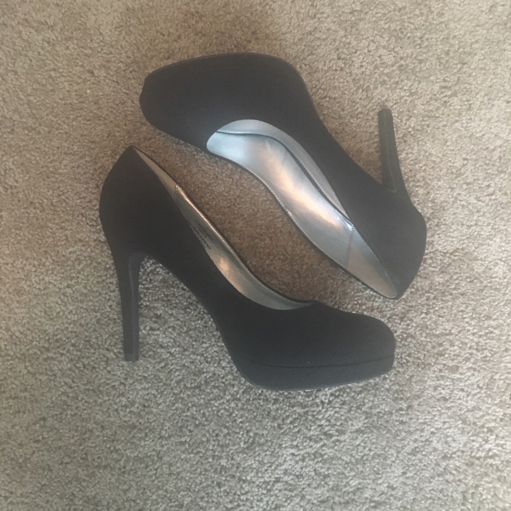 NWOT black heels